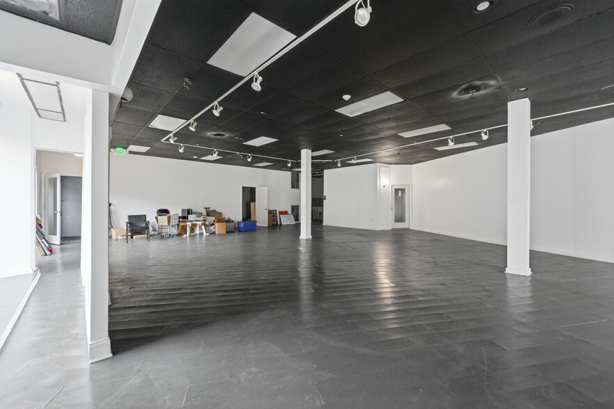 More Photos Of 600 Avenue of the States, Chester Storefront For Lease