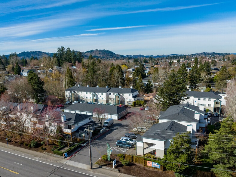 More Photos Of 805 NE Kane Dr, Gresham Apartments For Sale