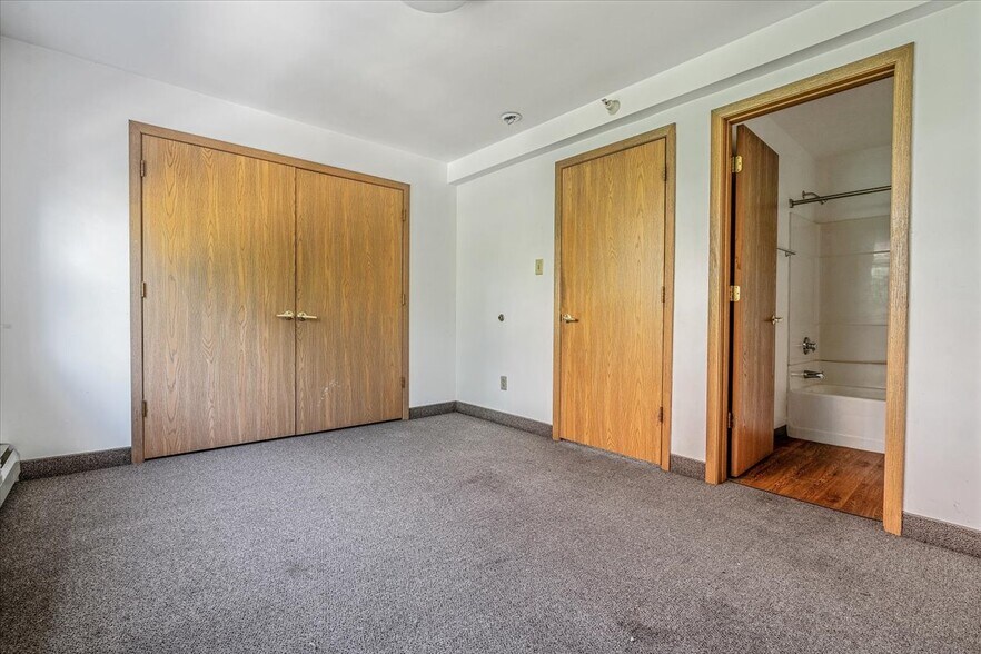 More Photos Of 723 Braddock Ave, Braddock Office For Sale