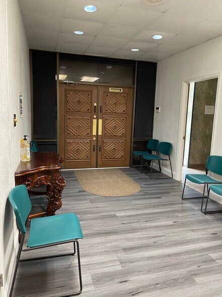 More Photos Of 5100 W 12th St, Little Rock Medical For Sale