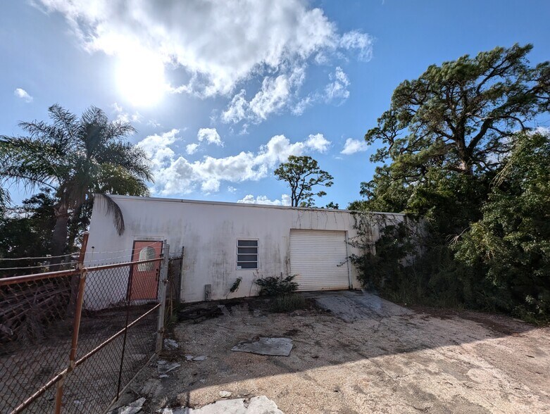More Photos Of 1245 16th St, Vero Beach Manufacturing For Sale