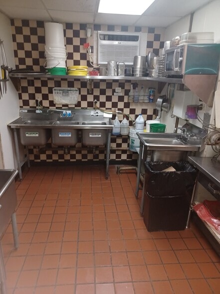 More Photos Of 3901 Frankford Ave, Philadelphia Restaurant For Sale