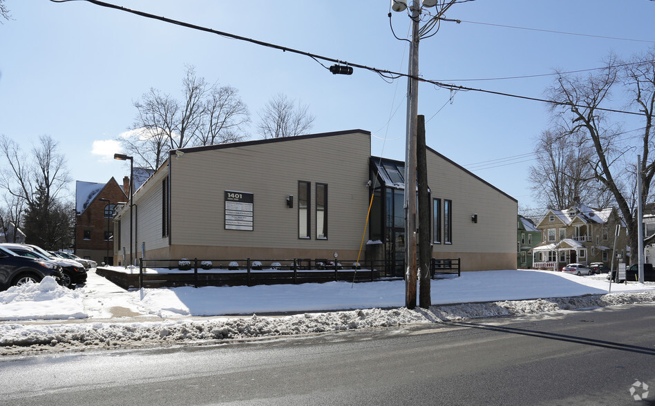 Primary Photo Of 1401 Union St, Schenectady Medical For Lease