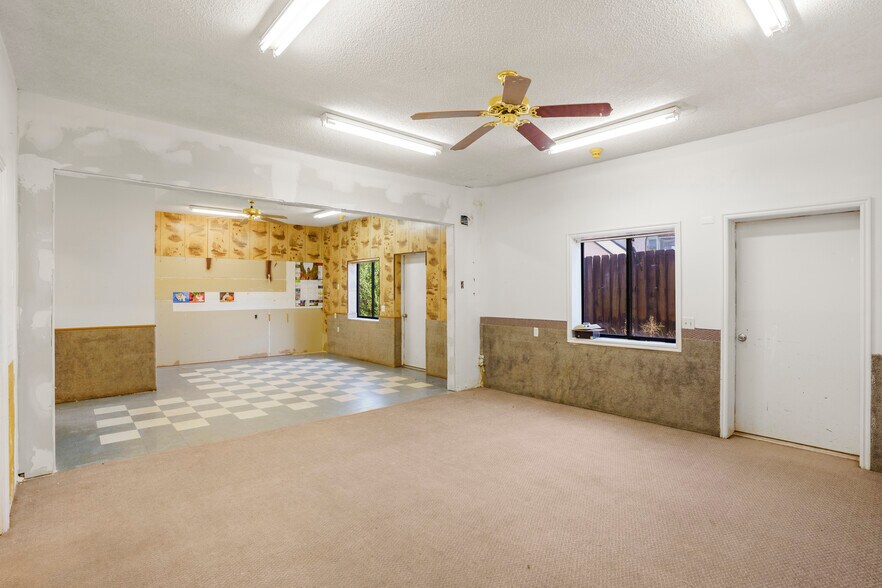 More Photos Of 140 Central St, Colorado City Office For Sale
