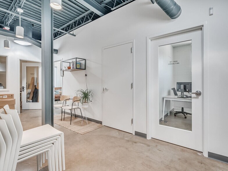 More Photos Of 916 NW 6th St, Oklahoma City Storefront Retail Office For Sale