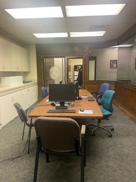 More Photos Of 1815 Crystal Lake Dr, Lakeland Office For Sale