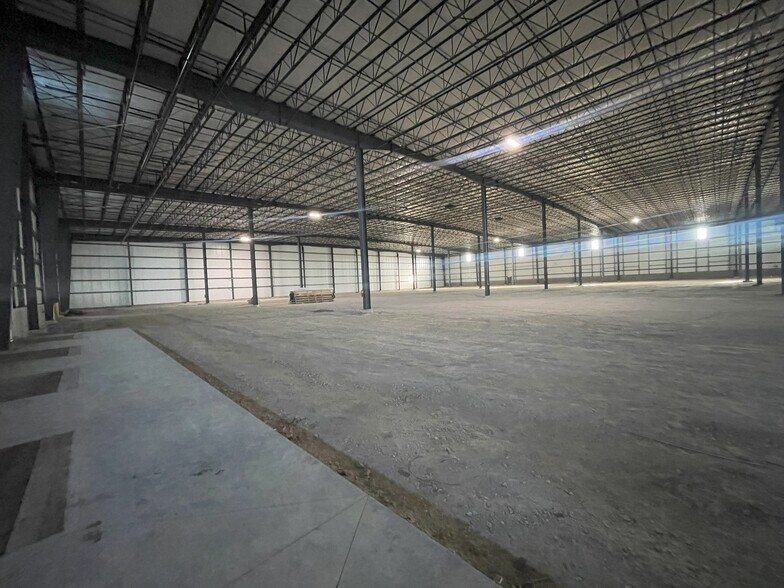 More Photos Of 8645 Aviation Dr, Fort Wayne Warehouse For Sale
