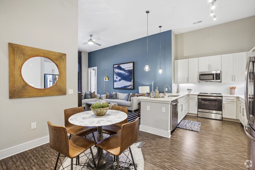 More Photos Of 7420 N Rea Park Ln, Charlotte Apartments For Lease
