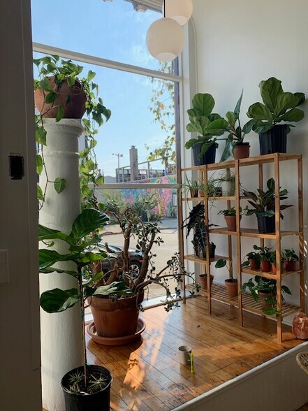 More Photos Of 719 S 5th St, Milwaukee Storefront Retail Residential For Sale