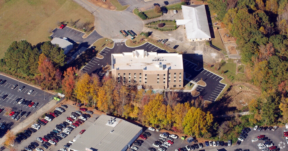 More Photos Of 45 Bledsoe Rd, Newnan Hotel For Sale