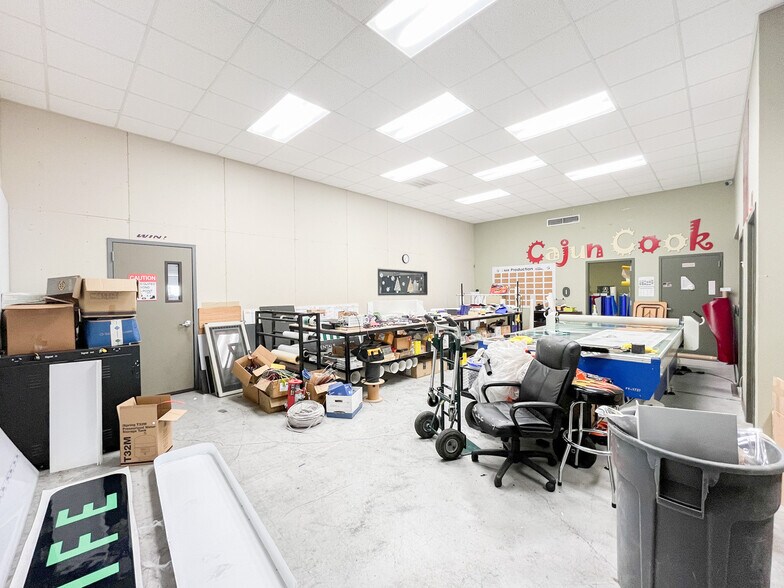 More Photos Of 11710 Cloverland Ave, Baton Rouge Warehouse For Lease