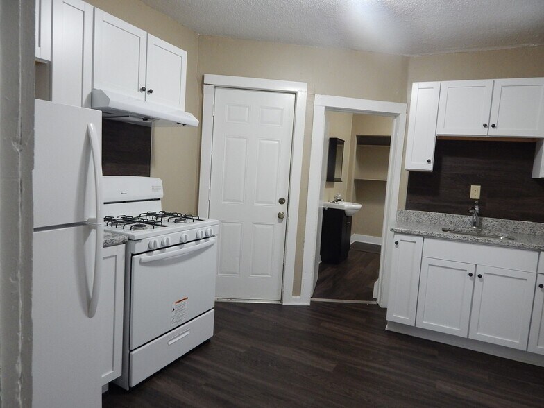 More Photos Of 953 Desoto St, Saint Paul Apartments For Sale