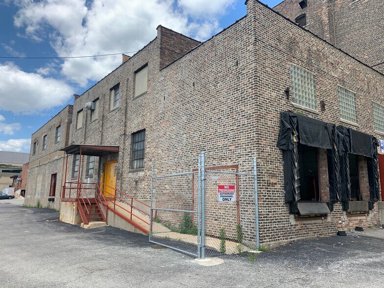 More Photos Of 1410-1440 N Kingsbury St, Chicago Manufacturing For Lease