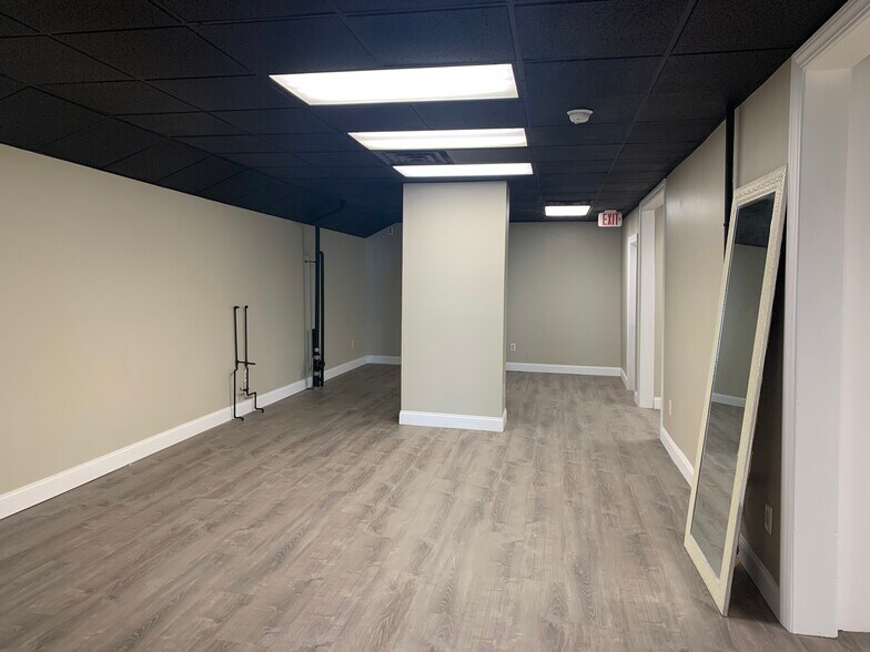 More Photos Of 488 Grafton St, Worcester Storefront Retail Office For Lease