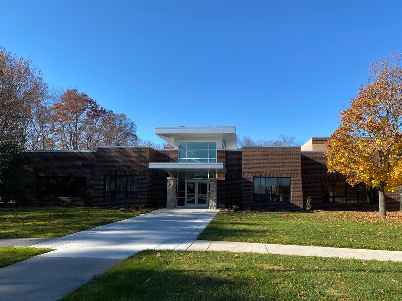 More Photos Of 1872 Pratt Dr, Blacksburg Office For Sale