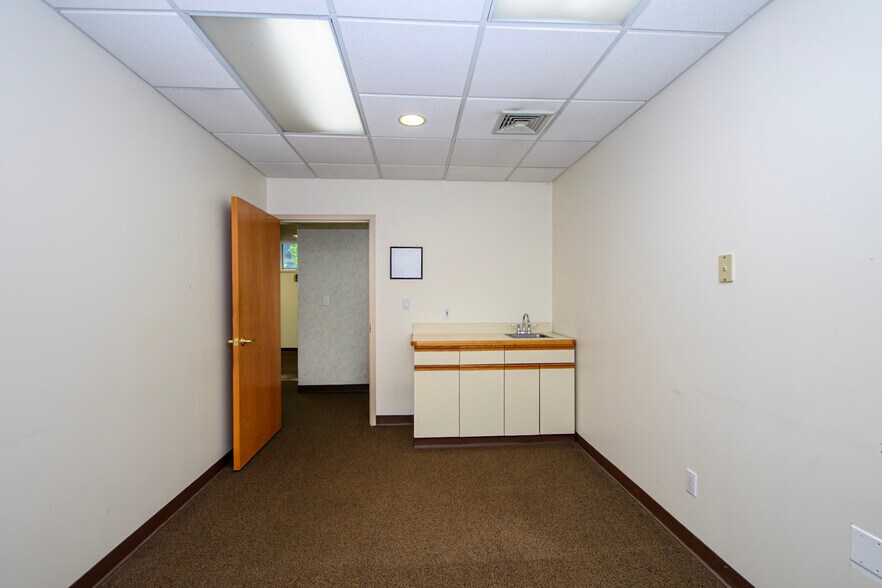 More Photos Of 213 Chestnut St, Nutley Office For Sale