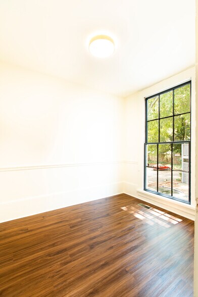 More Photos Of 125 S Milledge Ave, Athens Office Residential For Lease