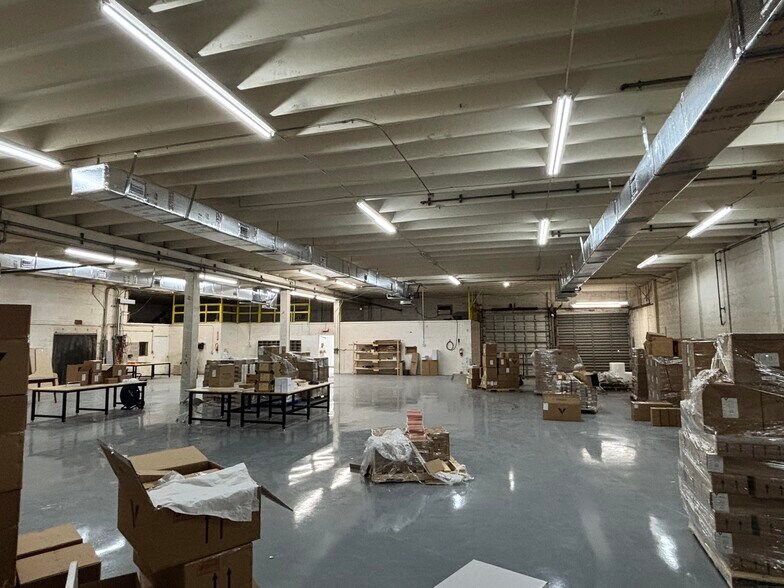 More Photos Of 1101 NW 72nd St, Miami Warehouse For Lease
