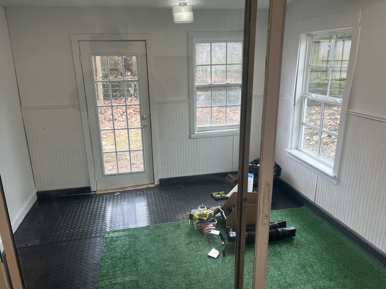 More Photos Of 2230 Palm St, Canton Office For Lease