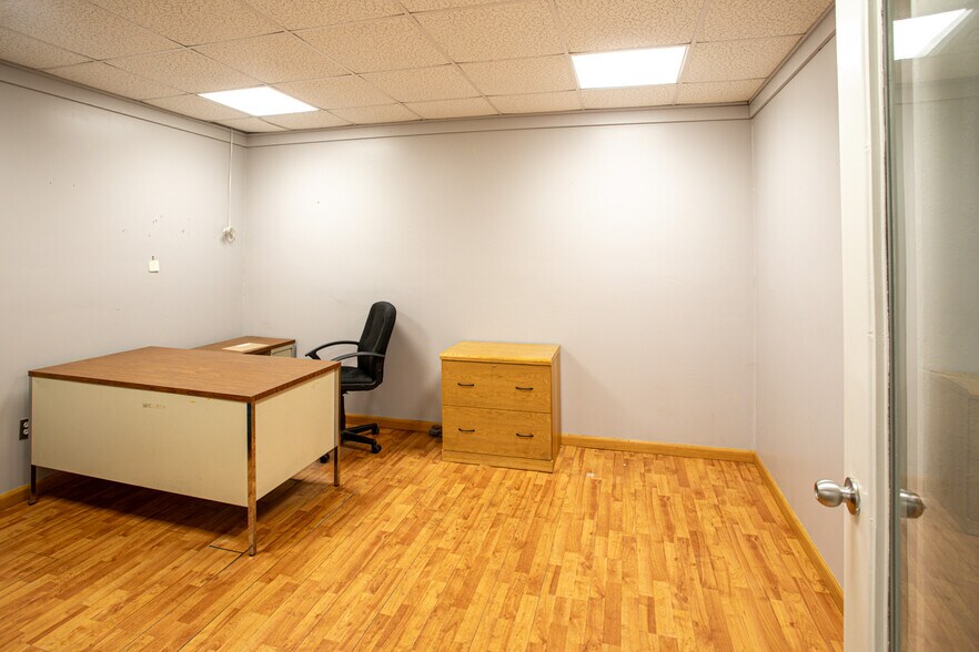 More Photos Of 15 Shaw St, Fall River Manufacturing For Lease
