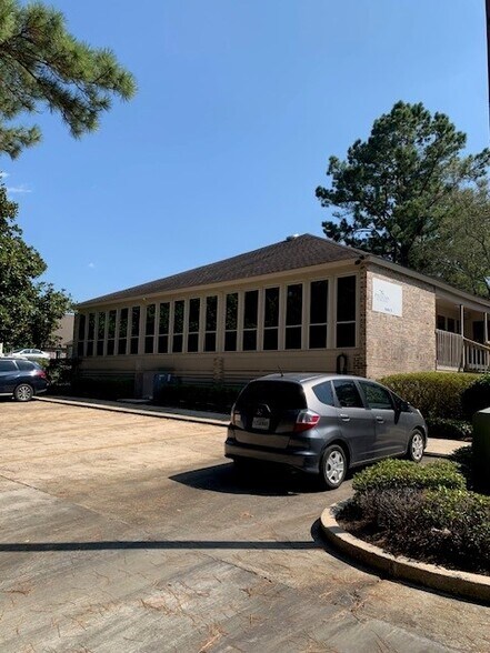 More Photos Of 10621 N Oak Hills Pky, Baton Rouge Medical For Sale
