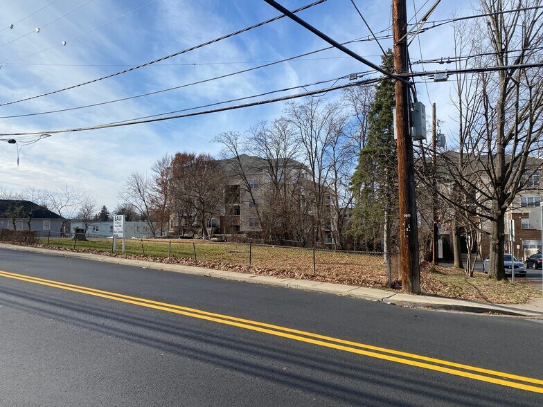 More Photos Of 106 N Summit Ave, Gaithersburg Land For Sale