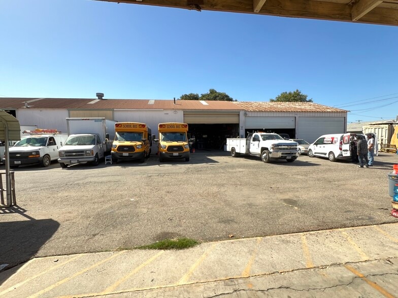 Primary Photo Of 2715 E Vineyard Ave, Oxnard Warehouse For Lease