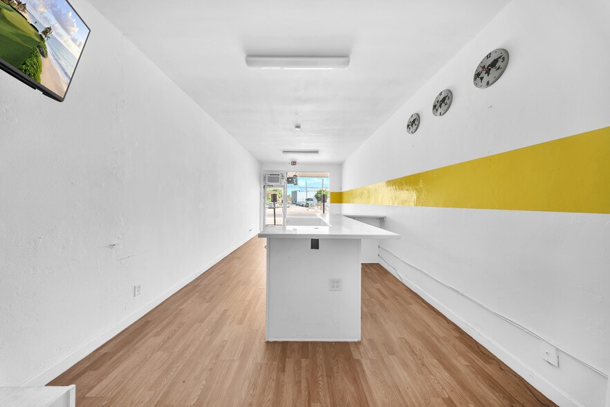 More Photos Of 18480-18484 W Dixie Hwy, North Miami Beach Unknown For Lease