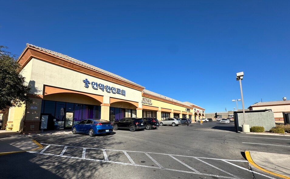 More Photos Of 3585 S Durango Dr, Las Vegas Unknown For Lease