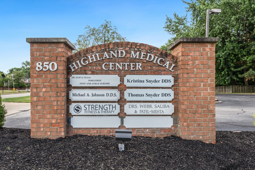 More Photos Of 850 Brainard Rd, Highland Heights Medical For Lease