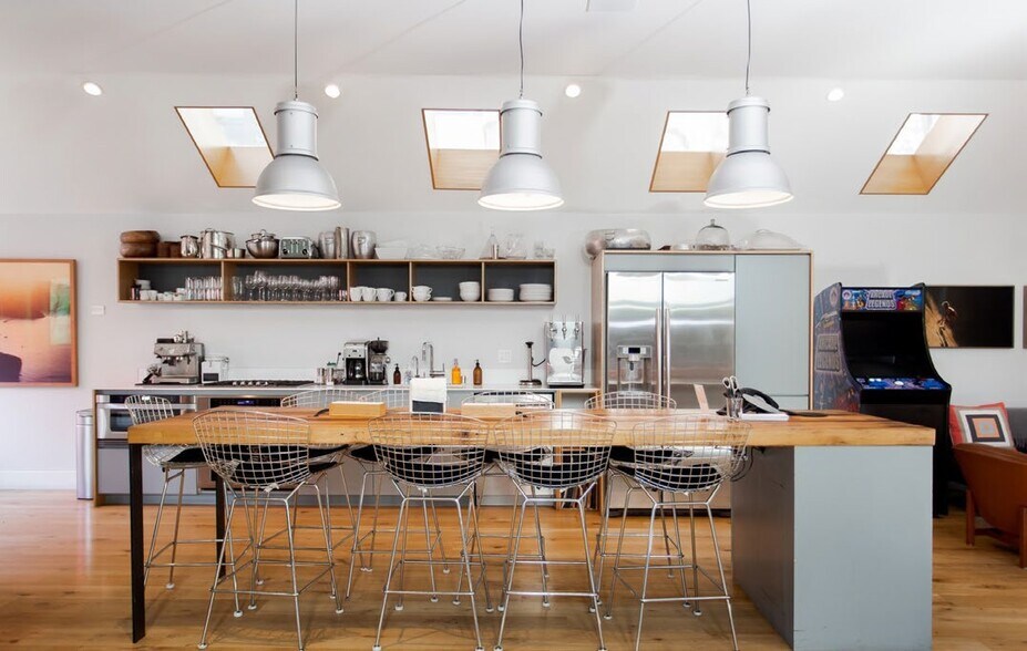 More Photos Of 1746 Abbot Kinney Blvd, Venice Office For Lease