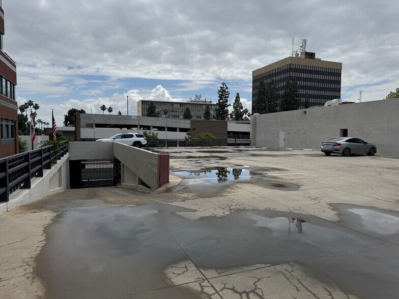 More Photos Of 1700 K St, Bakersfield Storefront Retail Office For Lease