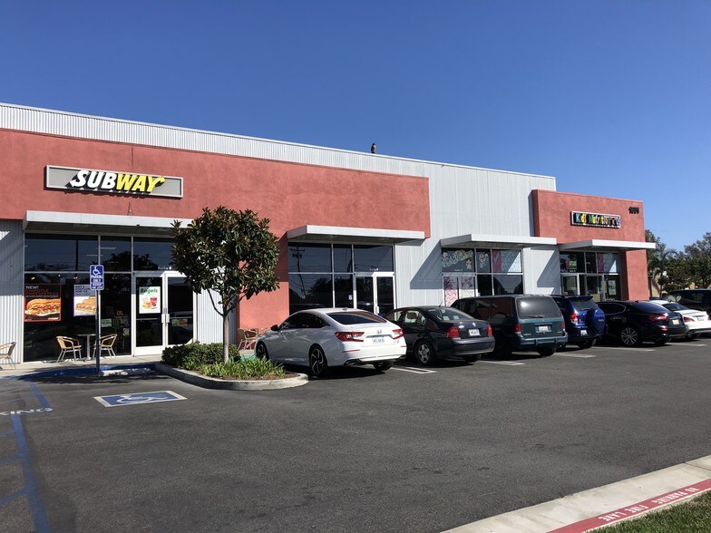 More Photos Of 1601 S Grand Ave, Santa Ana Showroom For Lease
