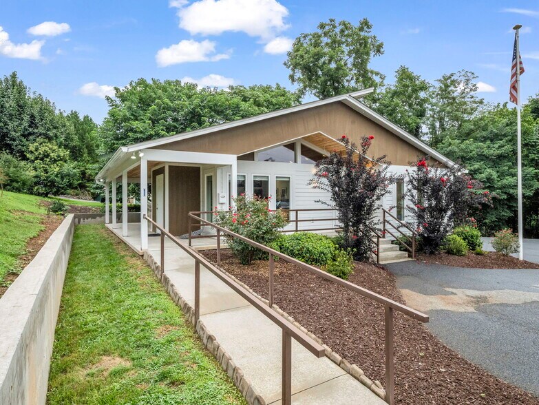 More Photos Of 147 E Court St, Rutherfordton Office Residential For Sale