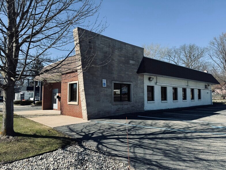 More Photos Of 5937 King Hwy, Kalamazoo Bank For Sale