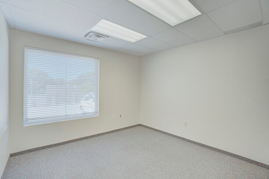 More Photos Of 2099 N Collins Blvd, Richardson Office For Lease