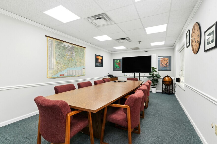 More Photos Of 266 Brookside Rd, Waterbury Manufacturing For Sale