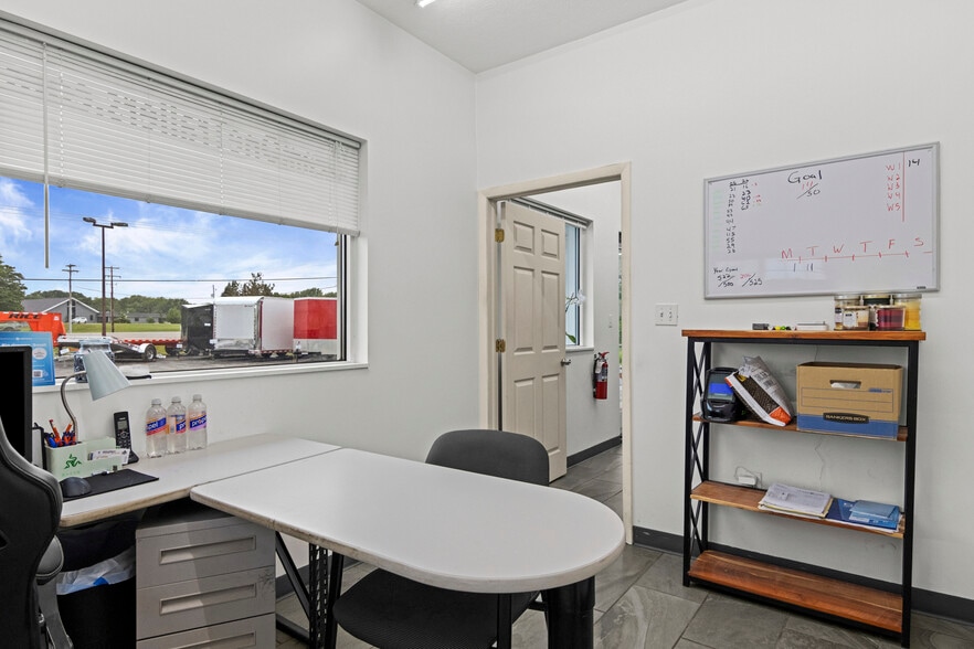 More Photos Of 981 Blue Star Dr, Traverse City Auto Repair For Sale