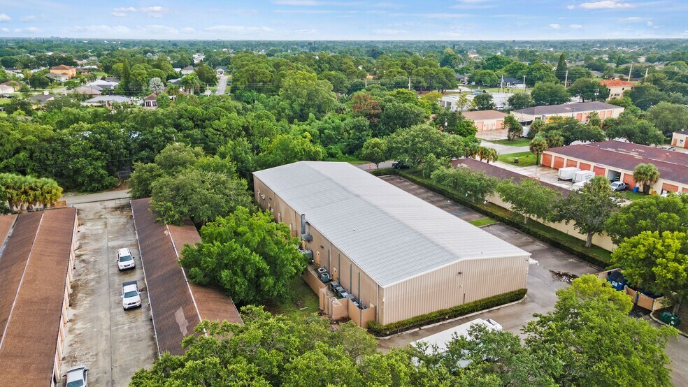 More Photos Of 1250-1264 SW Biltmore St, Port Saint Lucie Warehouse For Sale
