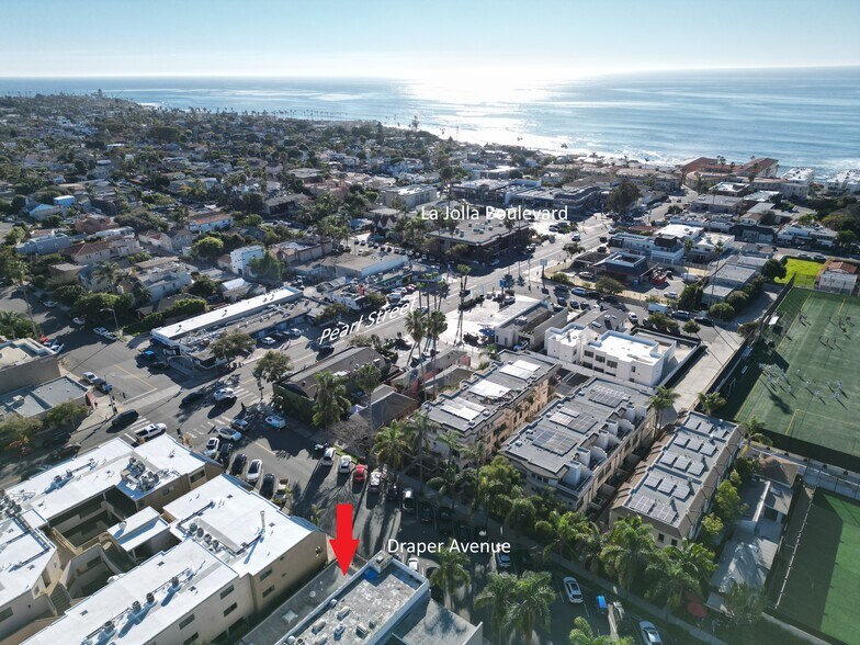 More Photos Of 7527 Draper Ave, La Jolla Medical For Lease