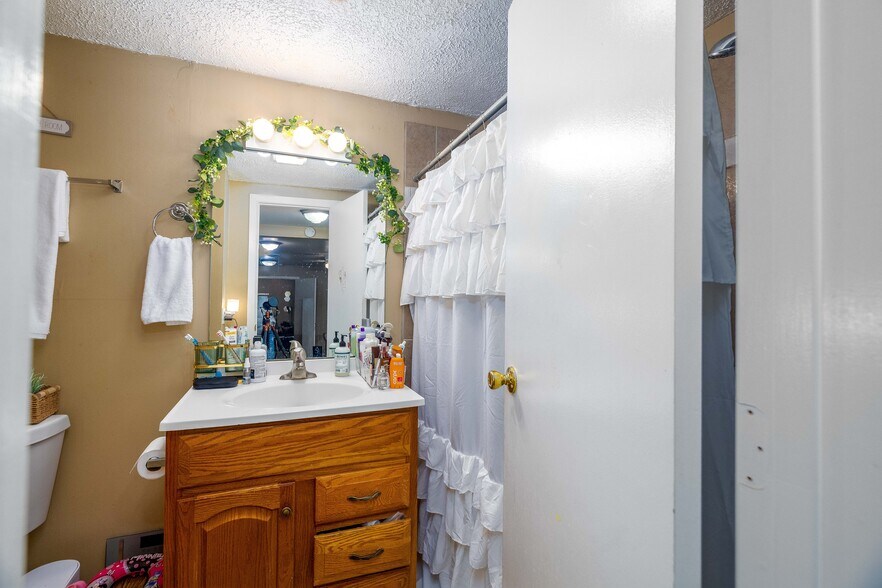More Photos Of 3 E Division St, Remington Apartments For Sale