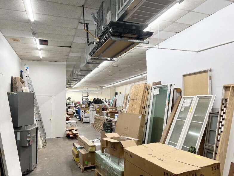 More Photos Of 4224 S Peoria Ave, Tulsa Flex For Lease