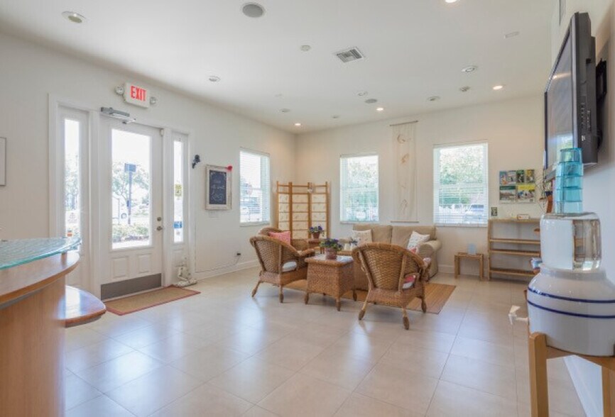 More Photos Of 1000 Bass Blvd, Dunedin Office For Sale