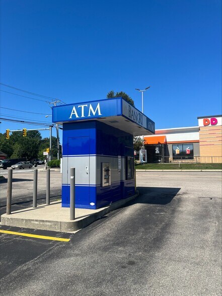 More Photos Of 1-23 Coventry Shoppers Park, Coventry Storefront For Lease