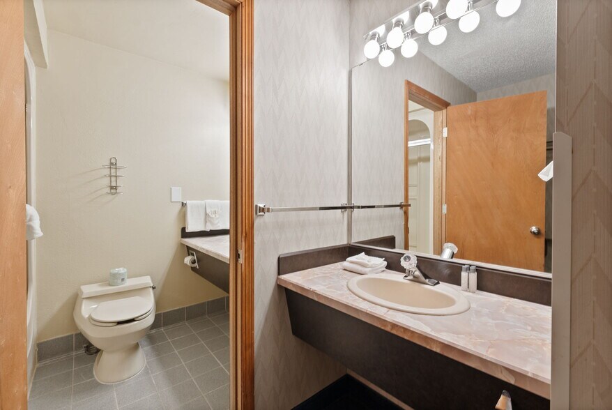More Photos Of 3105 NW O. B. Riley Rd, Bend Hotel For Sale