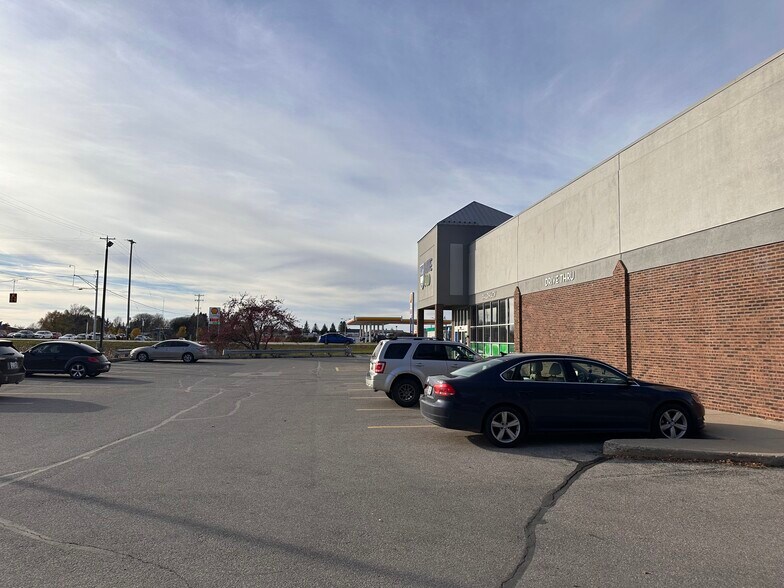 More Photos Of 939 Us Highway 31 S, Traverse City Drugstore For Sale