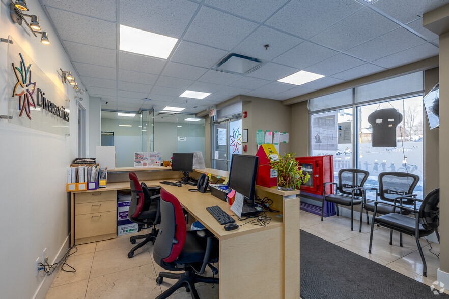 More Photos Of 1406 Centre St NE, Calgary Apartments For Sale