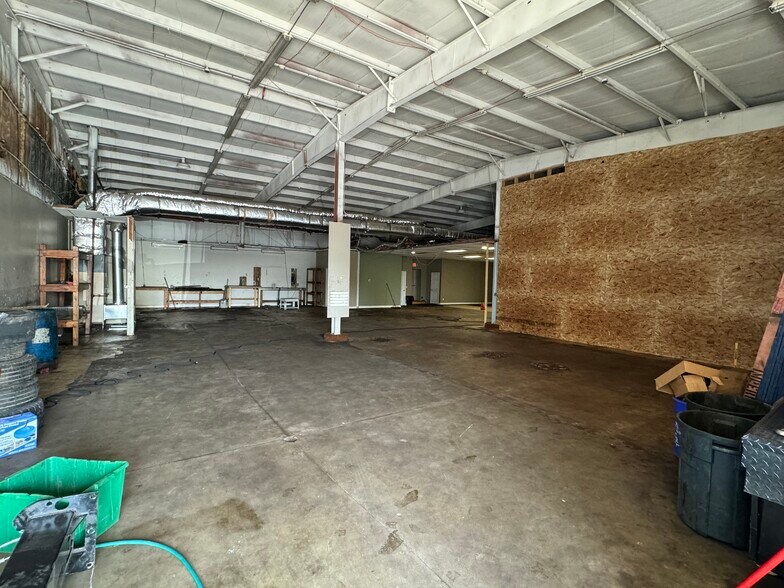 More Photos Of 2433 Von Esch Rd, Joliet Warehouse For Lease