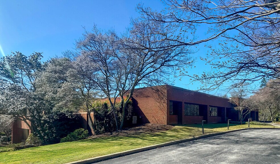 More Photos Of 1385 Enterprise Dr, West Chester Office For Lease