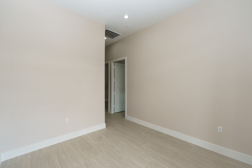 More Photos Of 8525 N Sam Houston Pkwy E, Humble Office Residential For Sale